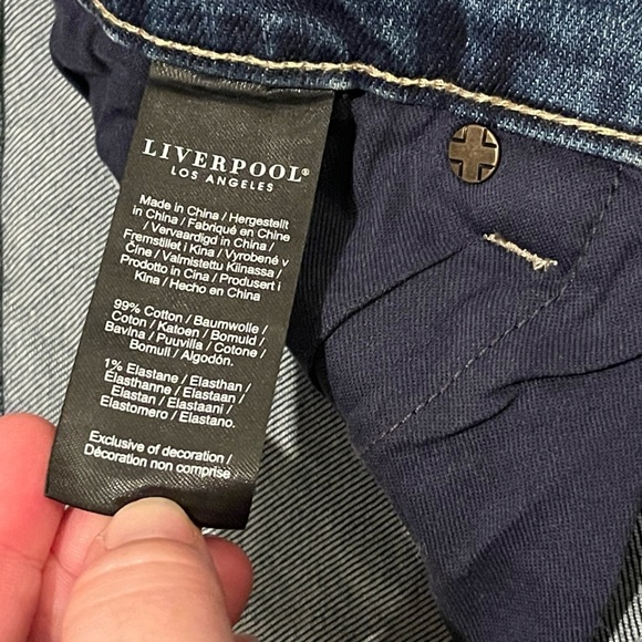 Liverpool Kennedy Crop straight leg NWT distressed soft denim jeans stitch fix - Picture 8 of 16